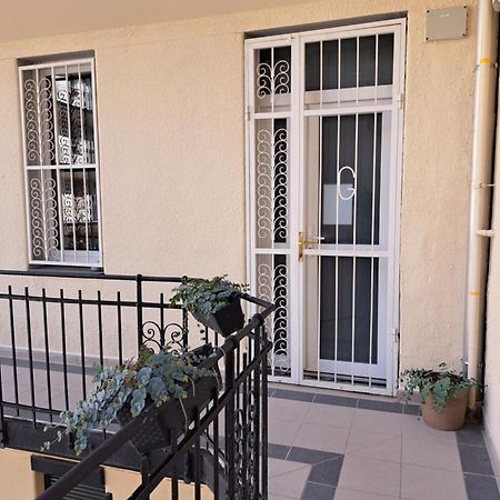 Embassy Studio Apartment Citypark Budapest Bagian luar foto