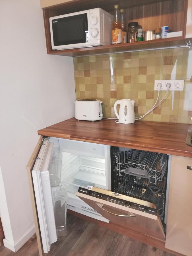 Embassy Studio Apartment Citypark Budapest Bagian luar foto