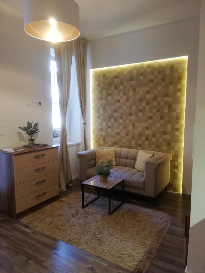 Embassy Studio Apartment Citypark Budapest Bagian luar foto