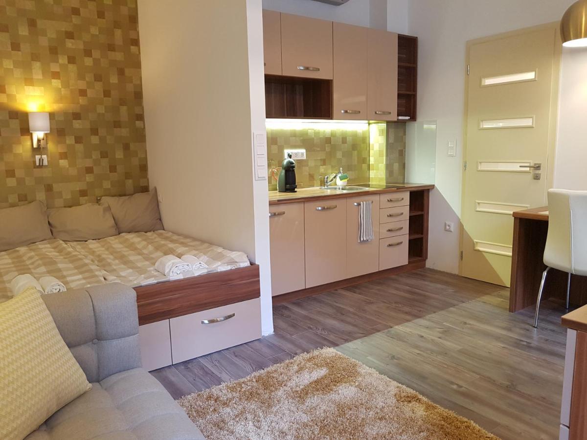 Embassy Studio Apartment Citypark Budapest Bagian luar foto