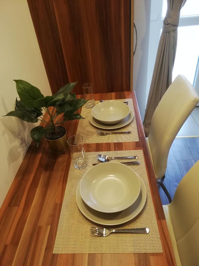 Embassy Studio Apartment Citypark Budapest Bagian luar foto