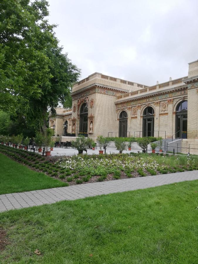 Embassy Studio Apartment Citypark Budapest Bagian luar foto