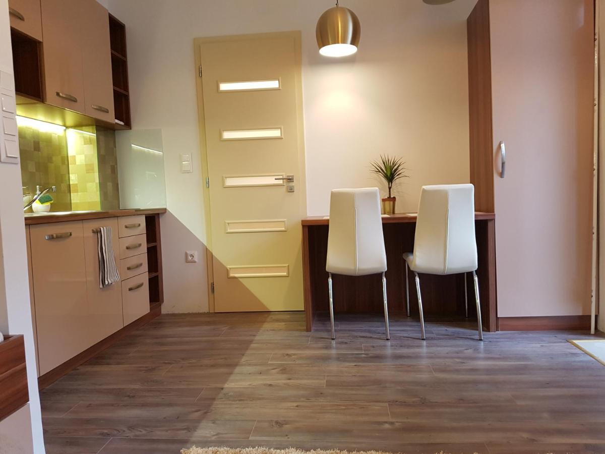 Embassy Studio Apartment Citypark Budapest Bagian luar foto